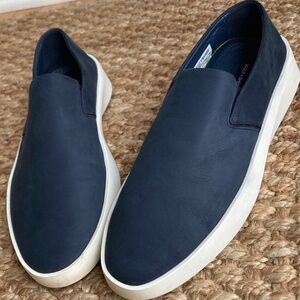 Wolf and Shepherd Cruise Slip On. Navy Blue and White. Size 43